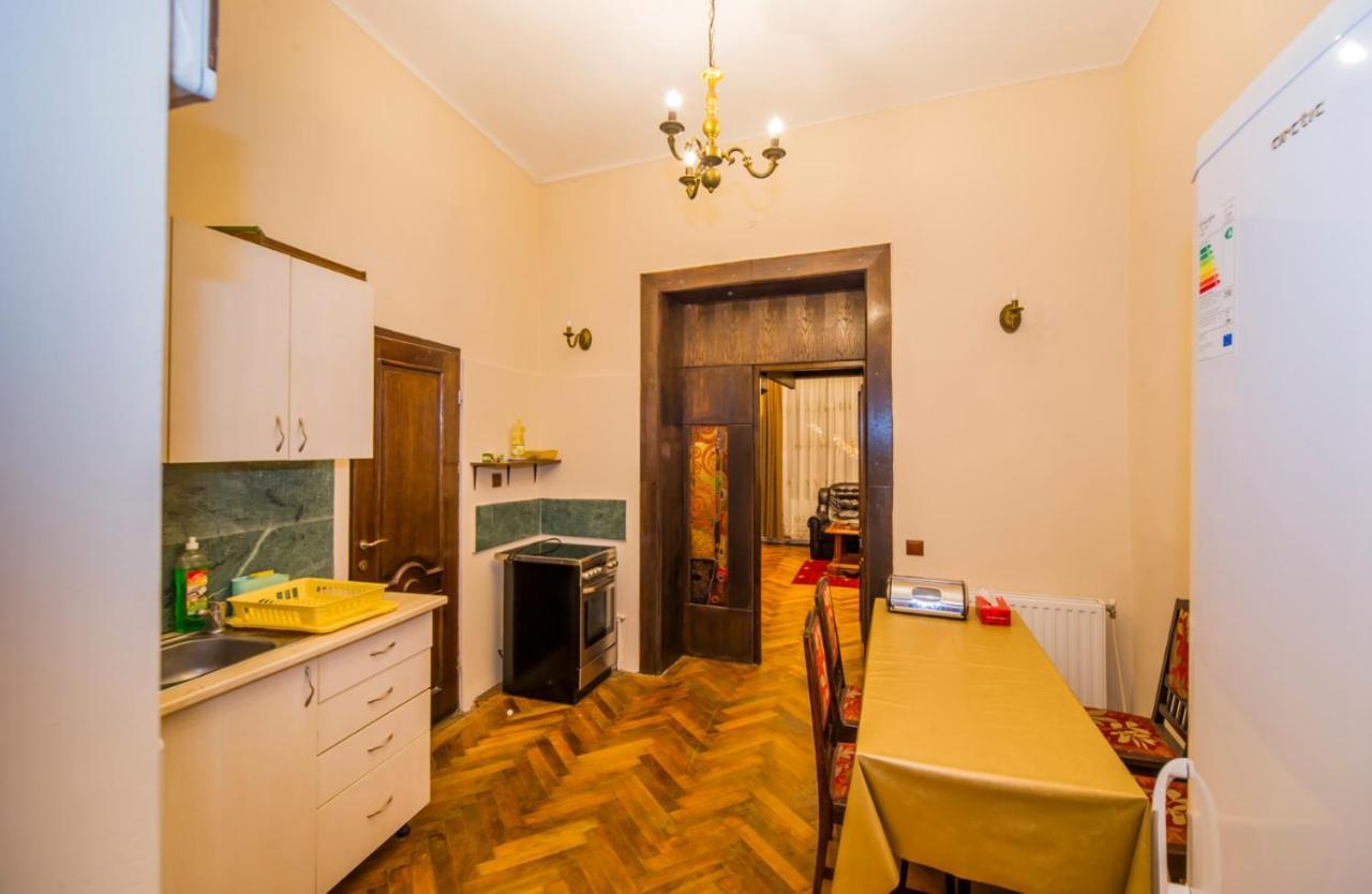 Aristocrat Vintage Apartment Braşov Eksteriør bilde